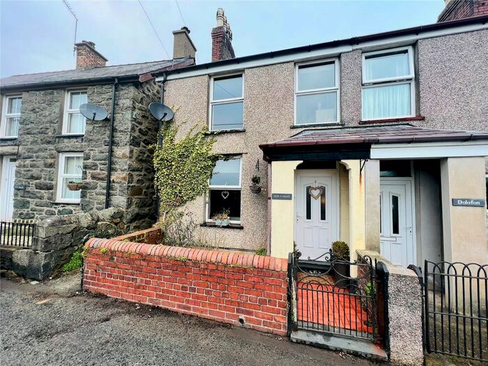 3 Bedroom Semi-Detached House For Sale In Chwilog, Pwllheli, Gwynedd, LL53