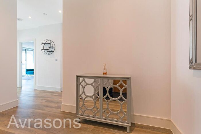 2 Bedroom Apartment To Rent In York Road, Battersea, SW11