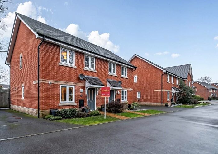 2 Bedroom Semi-detached House For Sale In West End, Surrey, GU24