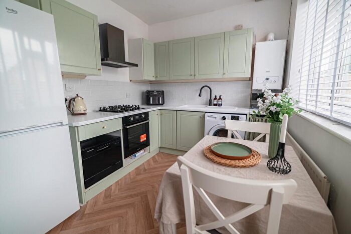 2 Bedroom Flat For Sale In Coldstream Gardens, Wallsend, Wallsend, NE28