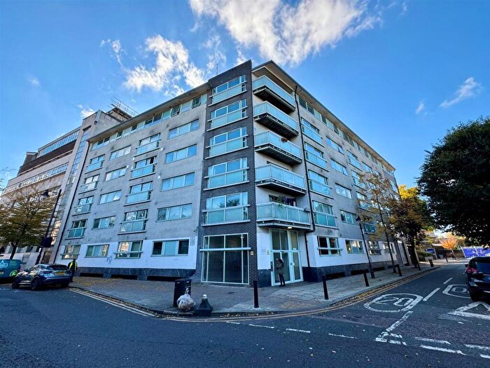 2 Bedroom Flat To Rent In Theatre Building, Paton Close, London, E3