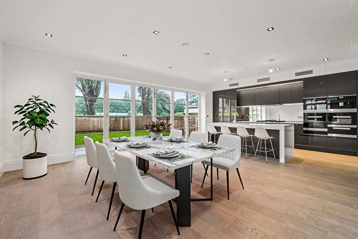 5 Bedroom Semi Detached House To Rent In Egerton Drive, Isleworth, TW7