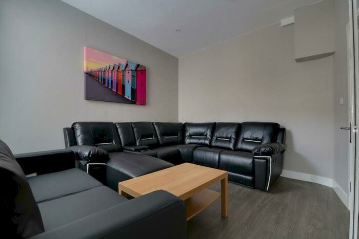 6 Bedroom End Of Terrace House To Rent In Park Crescent Terrace, Brighton, BN2
