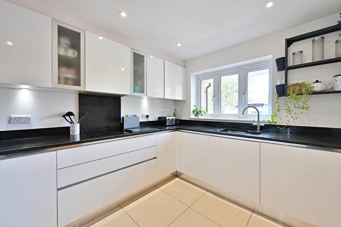 3 Bedroom Terraced House For Sale In Jacobs Green, Guildford, GU1