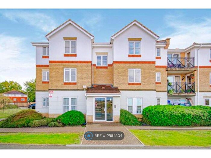 2 Bedroom Flat To Rent In Princess Alice Way, London, SE28