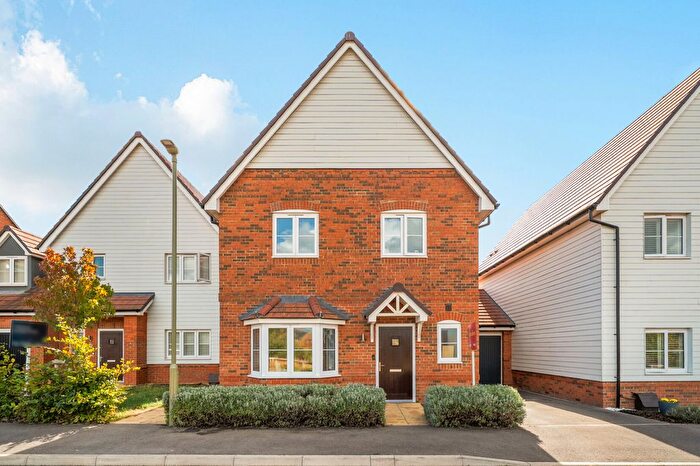 3 Bedroom Detached House For Sale In Foxcote Crescent, Didcot, Oxfordshire, OX11