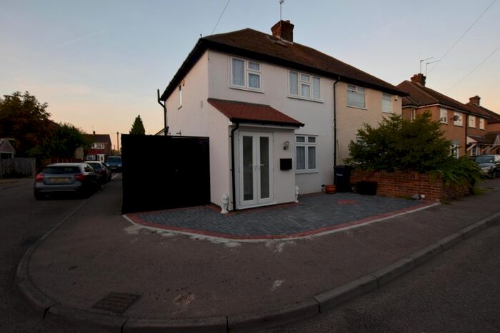 4 Bedroom Property To Rent In Orchard Square, Broxbourne, EN10