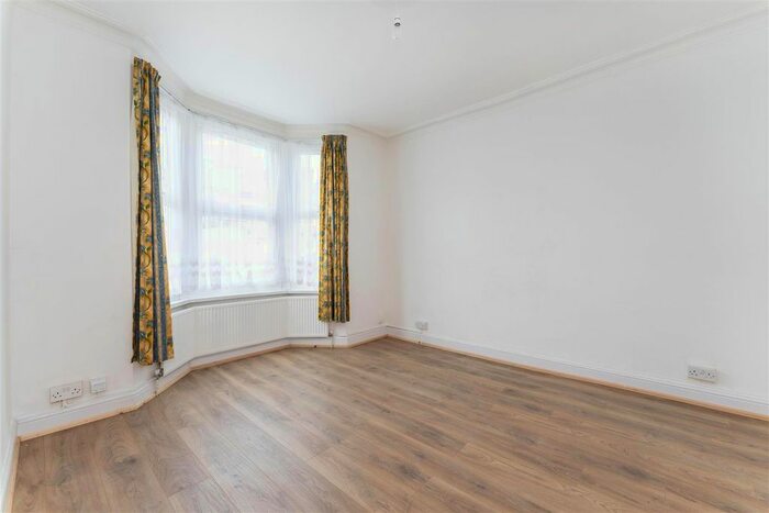 3 Bedroom Terraced House To Rent In Endsleigh Road, Ealing, W13