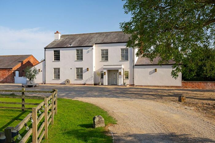 4 Bedroom Detached House For Sale In Escrick Road, Wheldrake, York, North Yorkshire, YO19