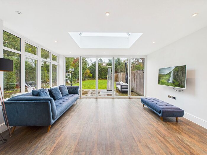 4 Bedroom Semi-detached House For Sale In Bromley, Kent, BR1