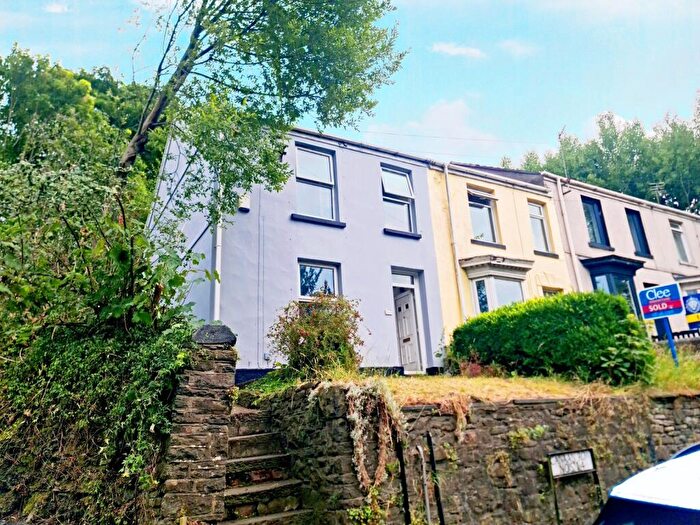 3 Bedroom End Of Terrace House For Sale In Canaan Row, St. Thomas, Swansea, City And County Of Swansea., SA1
