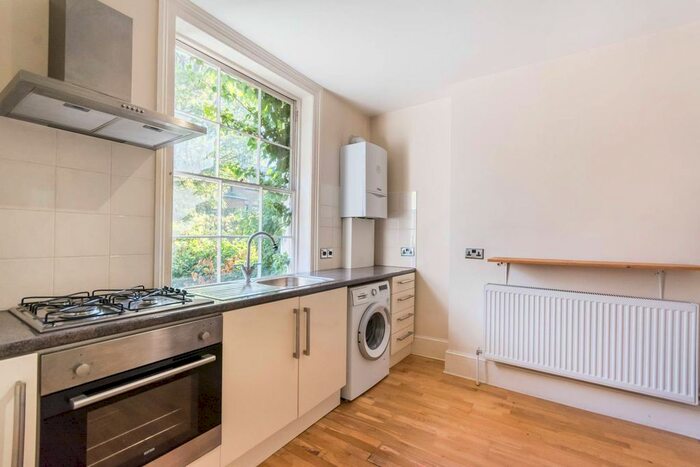 Studio To Rent In Barnsbury Road, Angel, London N1