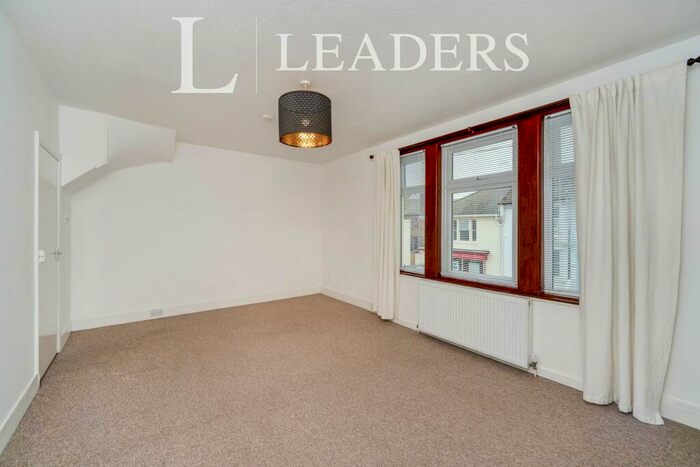 2 Bedroom Maisonette To Rent In Goldstone Road, Hove, BN3