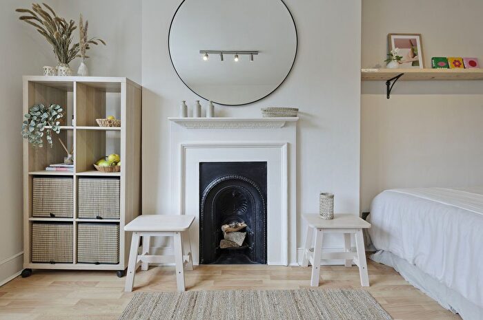 1 Bedroom Flat To Rent In Nottingham Place, London, W1U