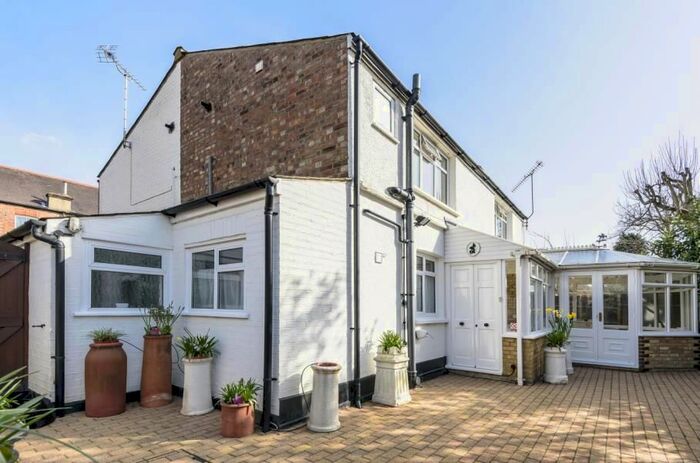 2 Bedroom Property To Rent In The Chase, Pinner, HA5