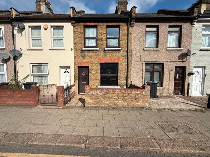 2 Bedroom Terraced House For Sale In Green Lane, Ilford, IG1