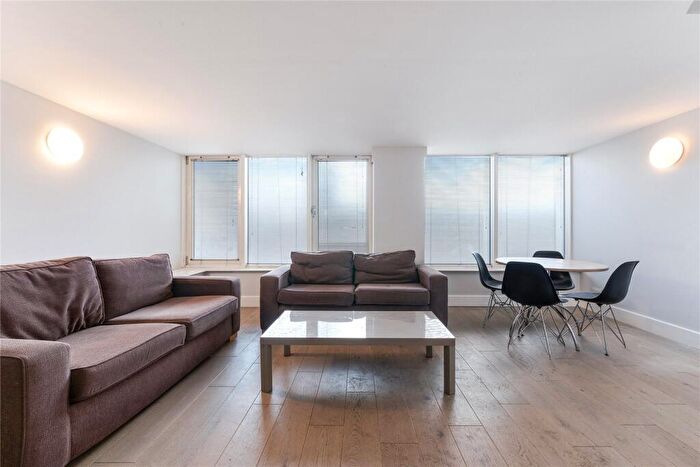 2 Bedroom Apartment To Rent In Artichoke Hill, Wapping, E1W