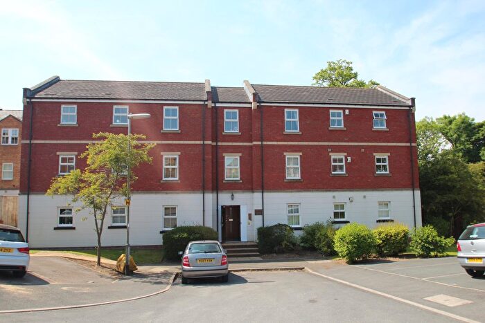 2 Bedroom Flat To Rent In Teale Drive, Leeds, West Yorkshire, LS7
