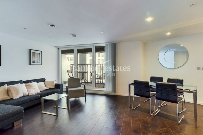 2 Bedroom Apartment To Rent In Eagle Point, City Road, Old Street, EC1V