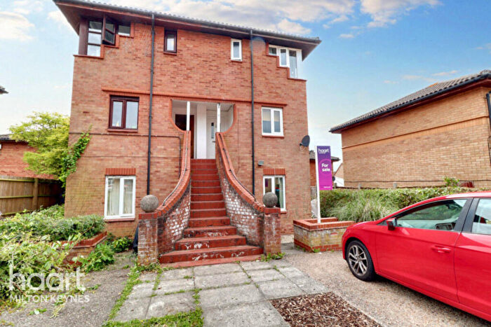 2 Bedroom Maisonette For Sale In Cartwright Place, Milton Keynes, MK6