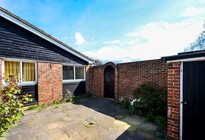 5 Bedroom Semi Detached House To Rent In Edgeborough Way, Sundridge Park, Bromley, BR1