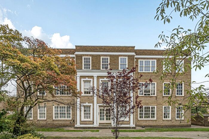 2 Bedroom Flat For Sale In Vanbrugh Fields, Blackheath, SE3