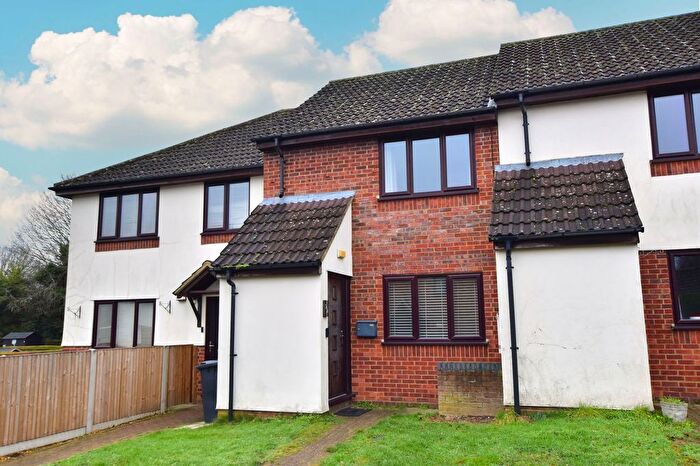 2 Bedroom Terraced House For Sale In Belvedere Gardens, St Albans, AL2