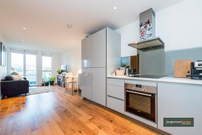 1 Bedroom Flat To Rent In Sharp House, Shepherds Bush, W12