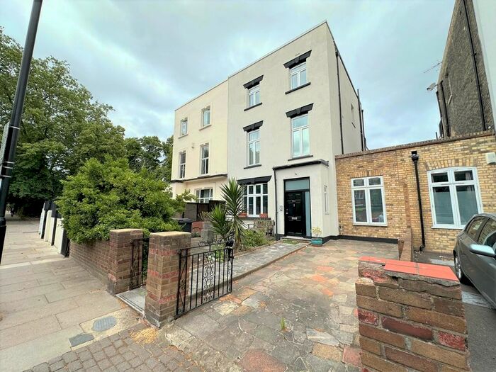 2 Bedroom Flat To Rent In Caledonian Road, London, N7