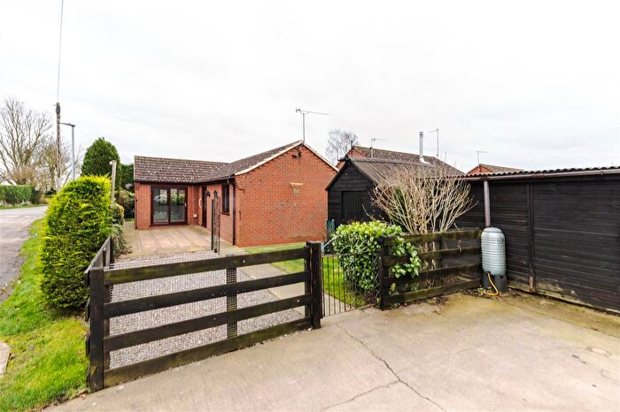 2 Bedroom Detached Bungalow For Sale In Middle Lane, Amcotts, DN17