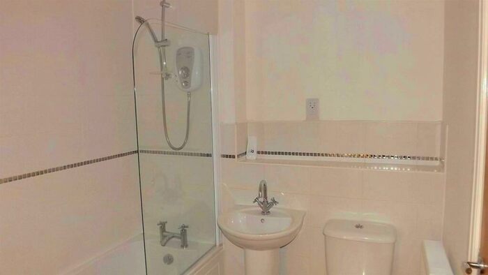 2 Bedroom Apartment To Rent In Laneham Place, Kenilworth, CV8