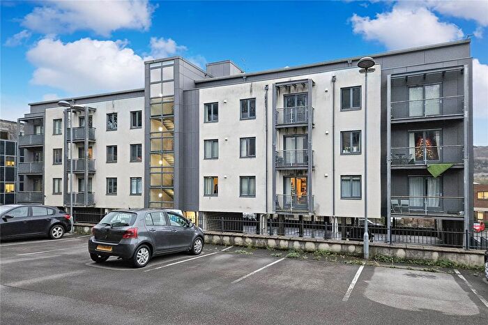 2 Bedroom Flat For Sale In Albert Street, Baildon, Shipley, West Yorkshire, BD17