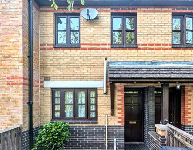 4 Bedroom Terraced House For Sale In Pownsett Terrace, Alder Walk, Ilford, IG1