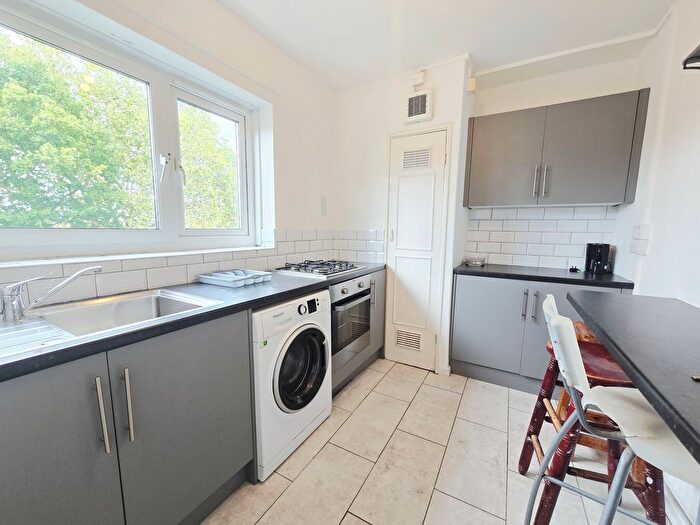 3 Bedroom Flat To Rent In Highbury Quadrant, Highbury, N5