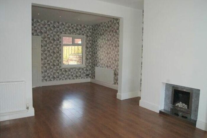 2 Bedroom Property To Rent In Nutgrove Road, St. Helens, WA9