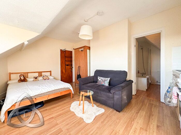 Studio To Rent In Muswell Hill Road, N10
