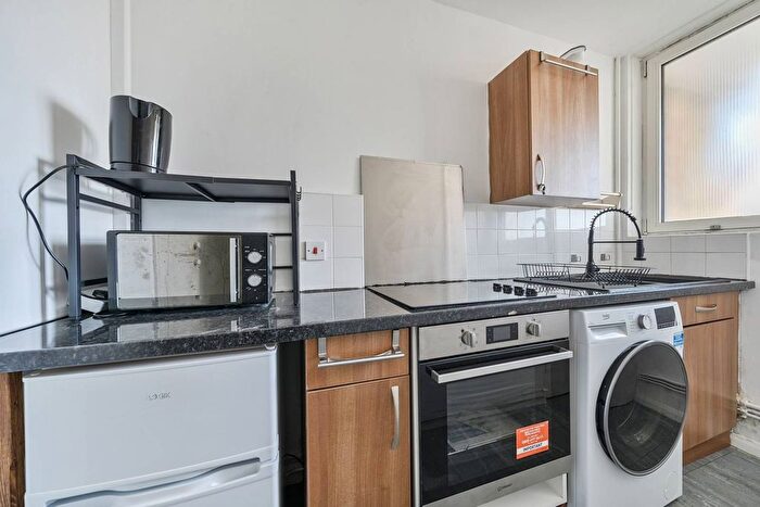 Studio To Rent In Stepney Way, Stepney, London, E1