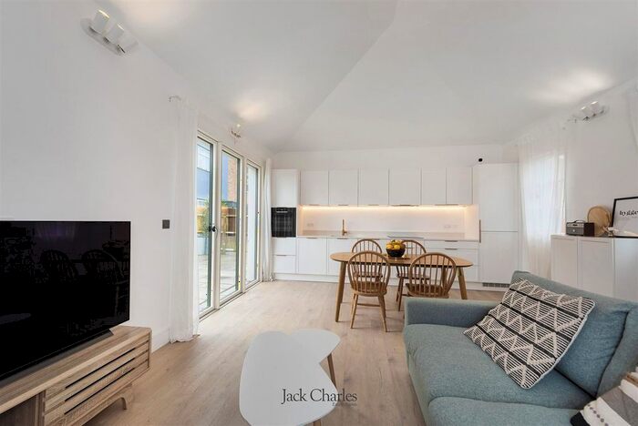 2 Bedroom Detached Bungalow For Sale In Croft Close, Tonbridge, TN10
