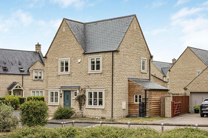 4 Bedroom Detached House For Sale In Milking Path Way, Fairford, Gloucestershire, GL7