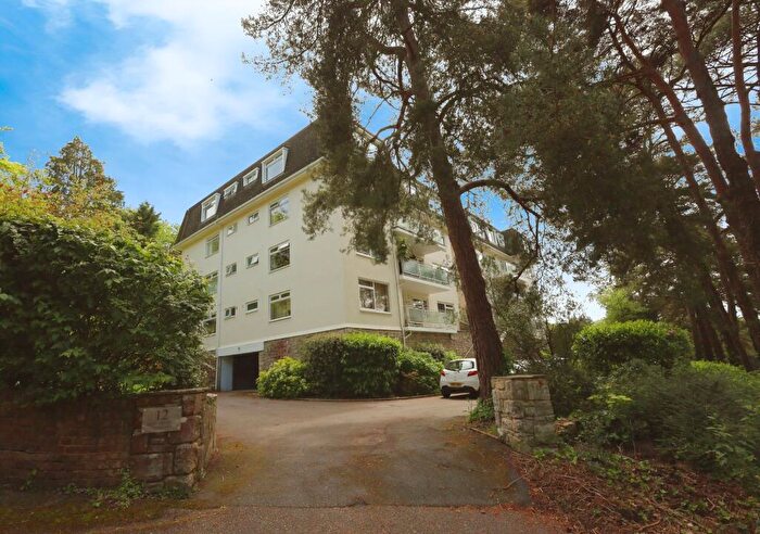 2 Bedroom Flat For Sale In Glenferness Avenue, Glenfern Hall, BH4