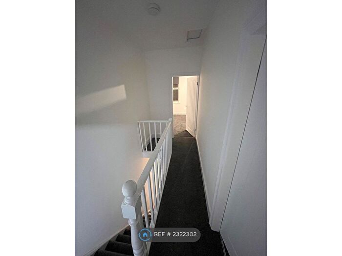2 Bedroom End Of Terrace House To Rent In Holborn Avenue, Nottingham, NG2