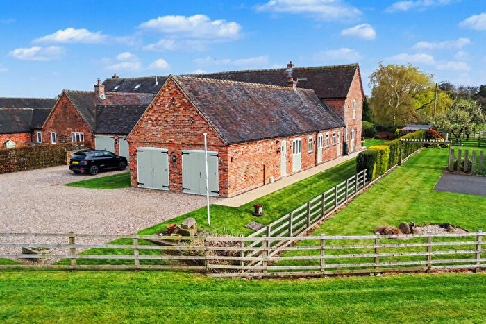 4 Bedroom Barn Conversion For Sale In Hoargate Lane, Hollington, DE6