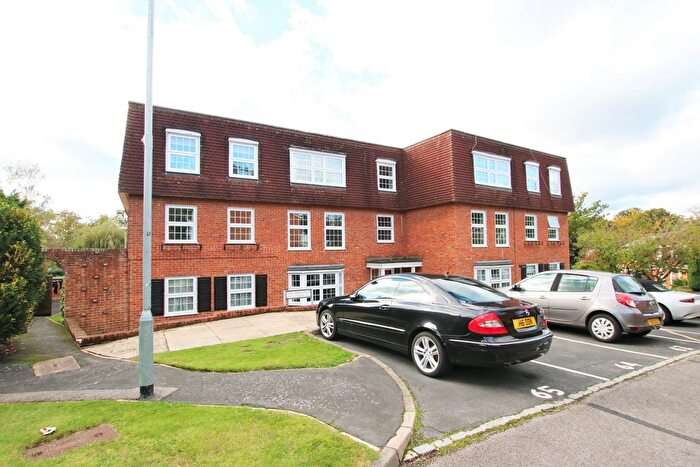 2 Bedroom Flat To Rent In Milton Gardens, Wokingham, RG40