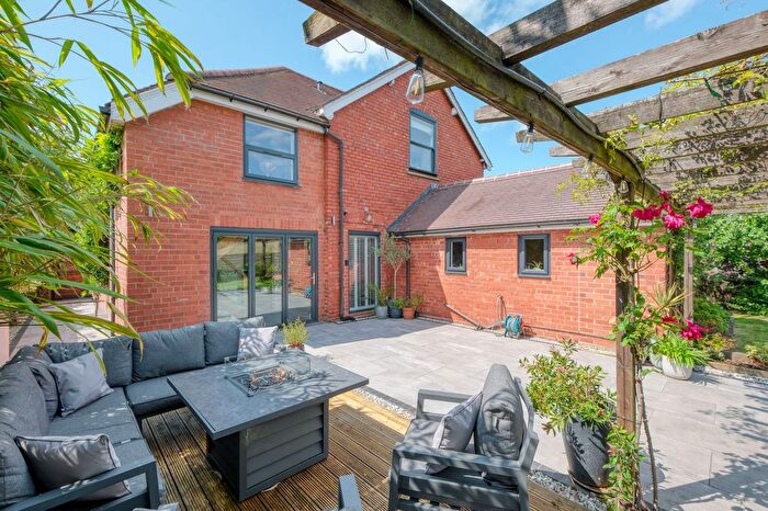 4 Bedroom Detached House For Sale In Birmingham Road, Marlbrook, B61