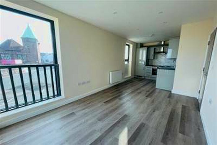 2 Bedroom Flat To Rent In Castle Street, Stockport, SK3