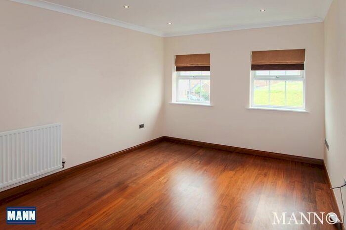 2 Bedroom Flat To Rent In Palladian Circus, Greenhithe, Kent, DA9