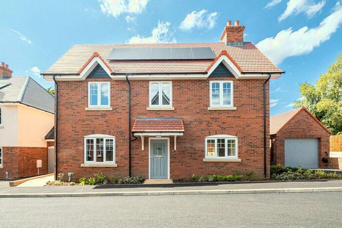 4 Bedroom Detached House To Rent In Woodleigh Avenue, Birmingham, West Midlands, B17