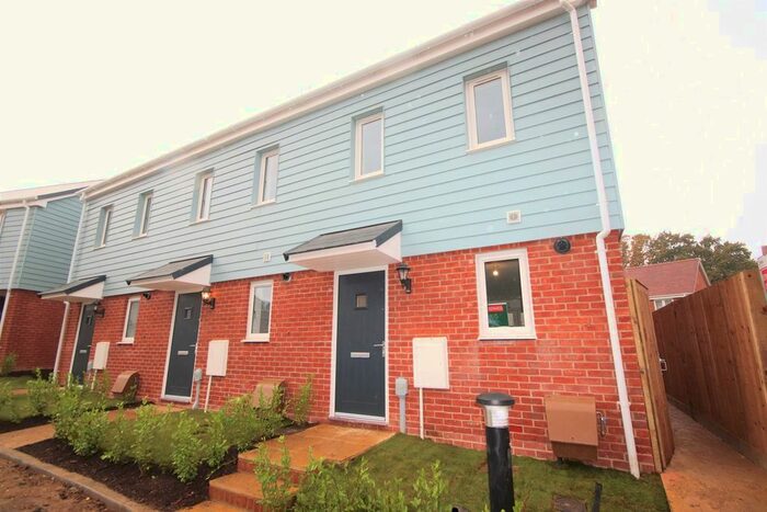 3 Bedroom End Of Terrace House To Rent In Watergate, Bexhill-On-Sea TN39