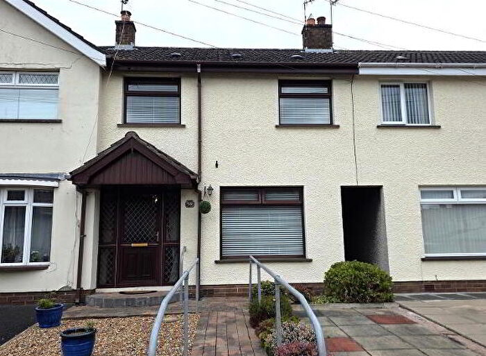 3 Bedroom Mid Terraced House For Sale In Craighill, Antrim, BT41