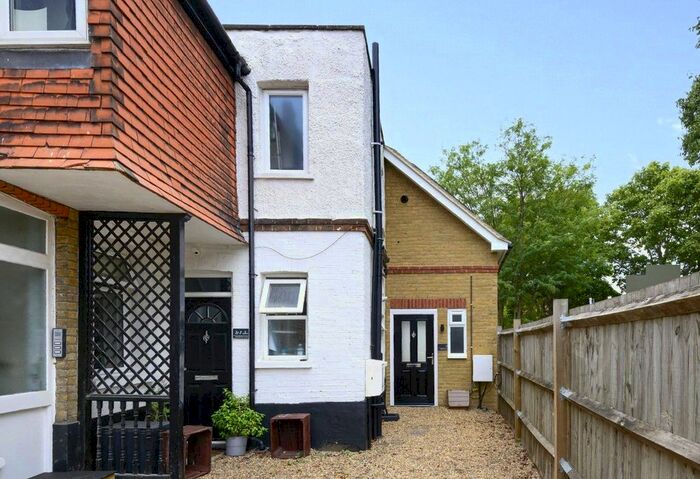 1 Bedroom End Of Terrace House To Rent In Kingston Lane, Teddington, TW11